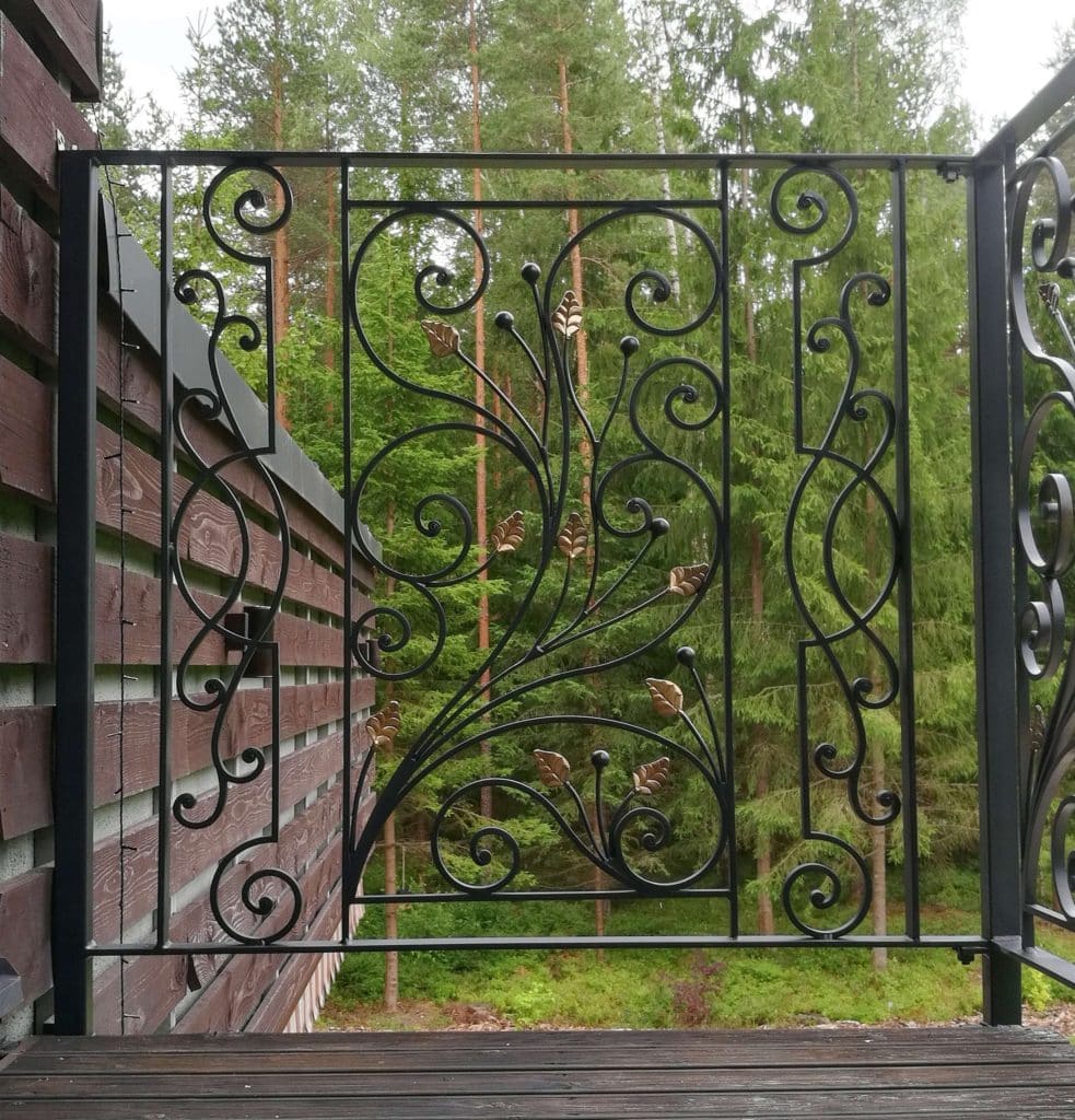 sepispaneeliga rõdupiire