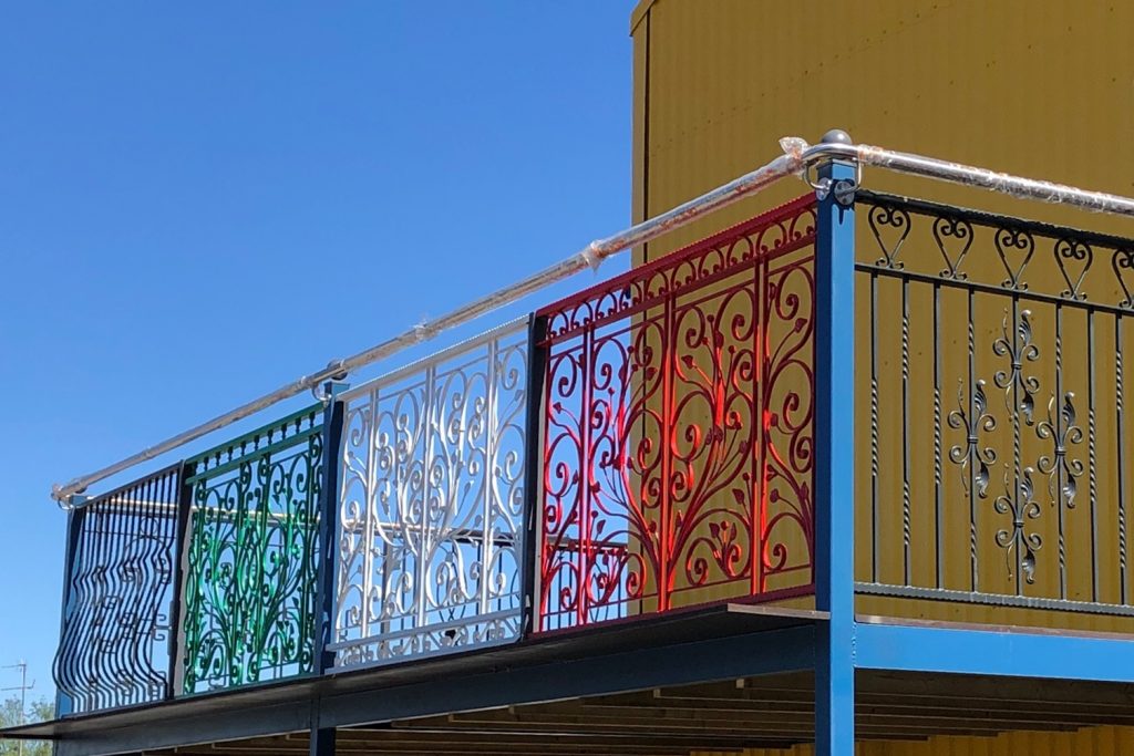 rodupiirded kaiteet metallikaide parvenkaiteeksi